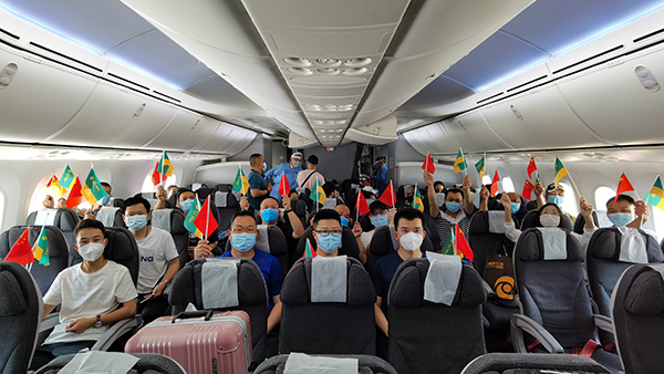 �и�������������ٿ������ĿԱ������