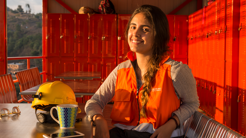 ��½�ƽ���д��ҵ��������ɫ�ഺ��